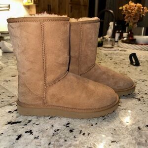 UGG Women's Classic Short Boot II